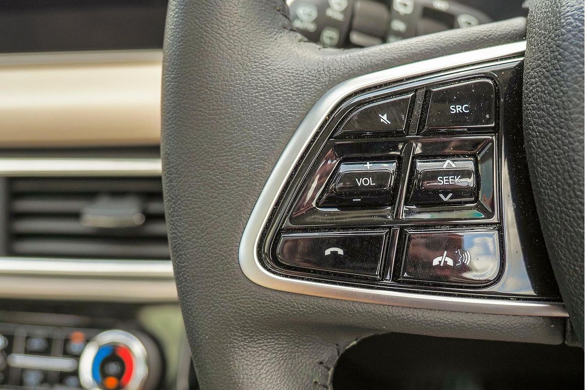 2023 Mahindra XUV700 AX7L