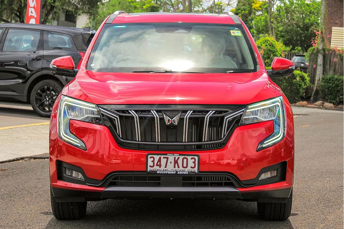 2023 Mahindra XUV700 AX7L