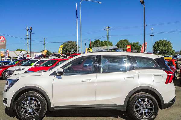 2024 Mahindra XUV700 AX7L