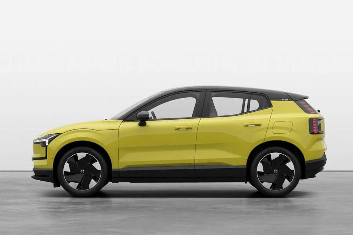 2024 Volvo EX30 Single Motor Extended Range Ultra