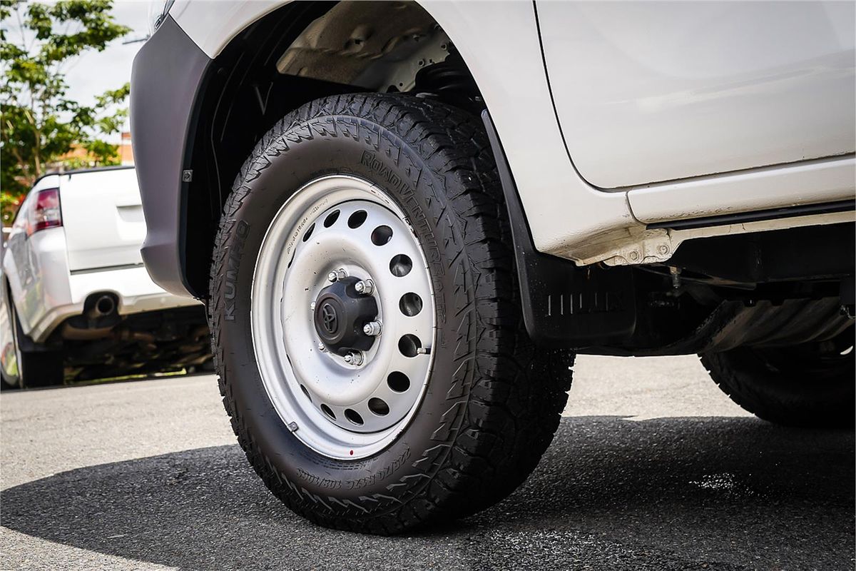 2017 Toyota Hilux Workmate GUN125R 4X4