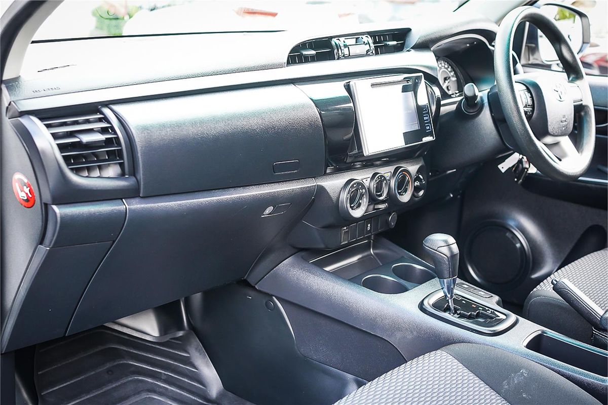 2017 Toyota Hilux Workmate GUN125R 4X4