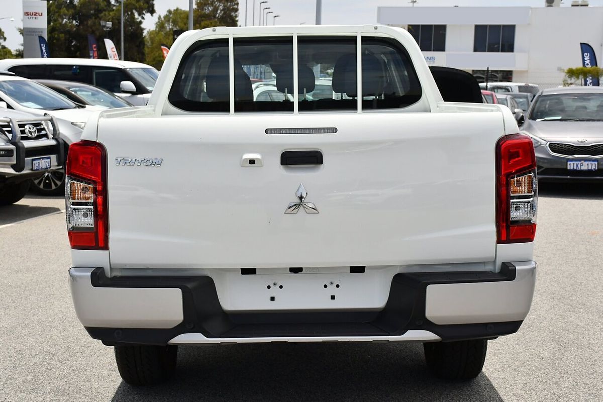 2022 Mitsubishi Triton GLX MR 4X4