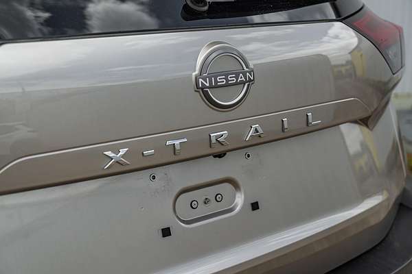 2024 Nissan X-TRAIL ST-L T33