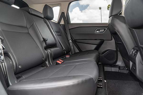 2024 Nissan X-TRAIL ST-L T33