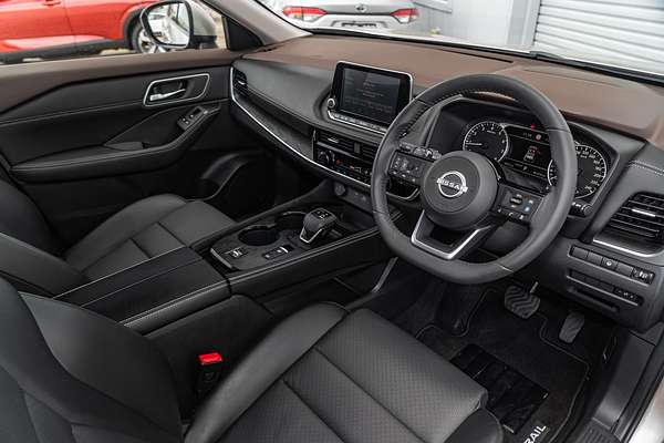 2024 Nissan X-TRAIL ST-L T33