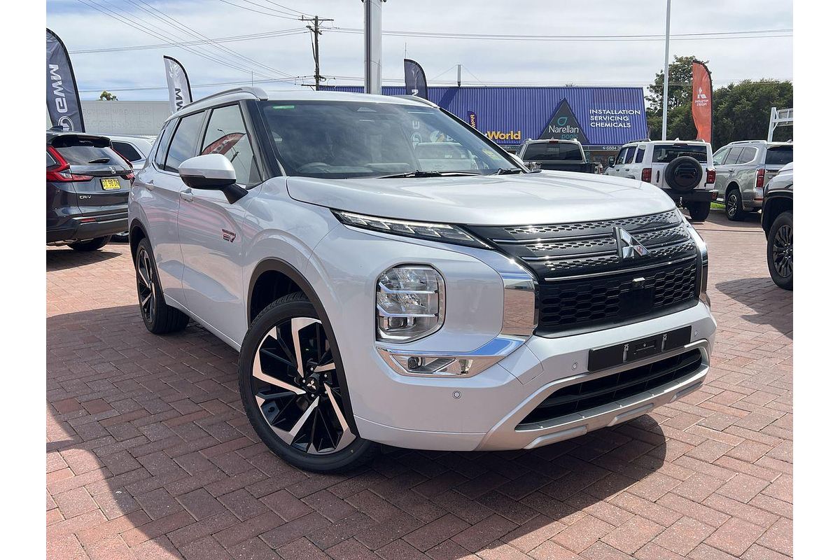 2024 Mitsubishi Outlander PHEV Exceed ZM