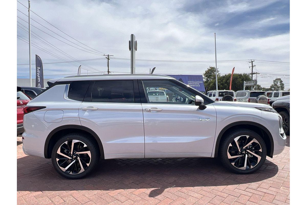 2024 Mitsubishi Outlander PHEV Exceed ZM