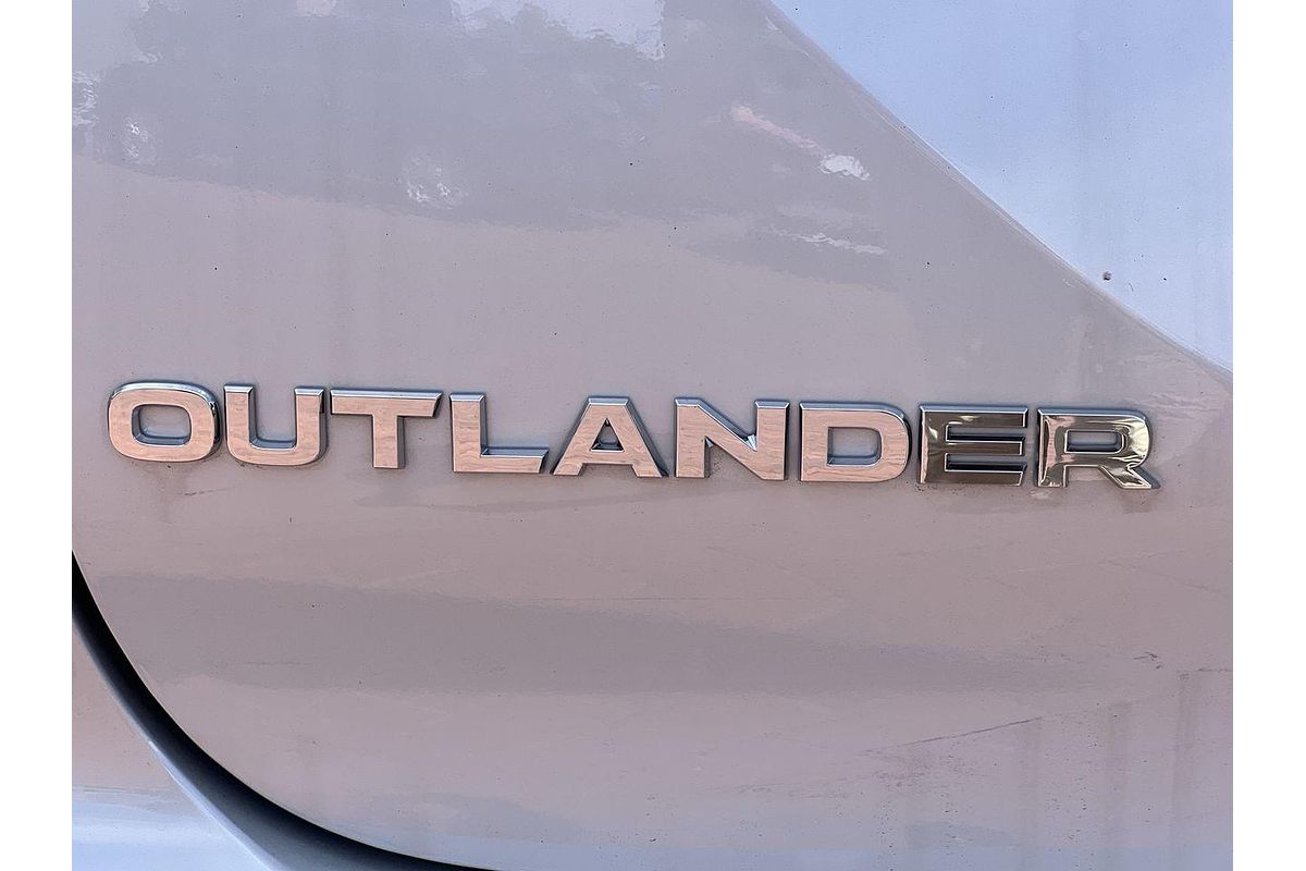 2024 Mitsubishi Outlander PHEV Exceed ZM