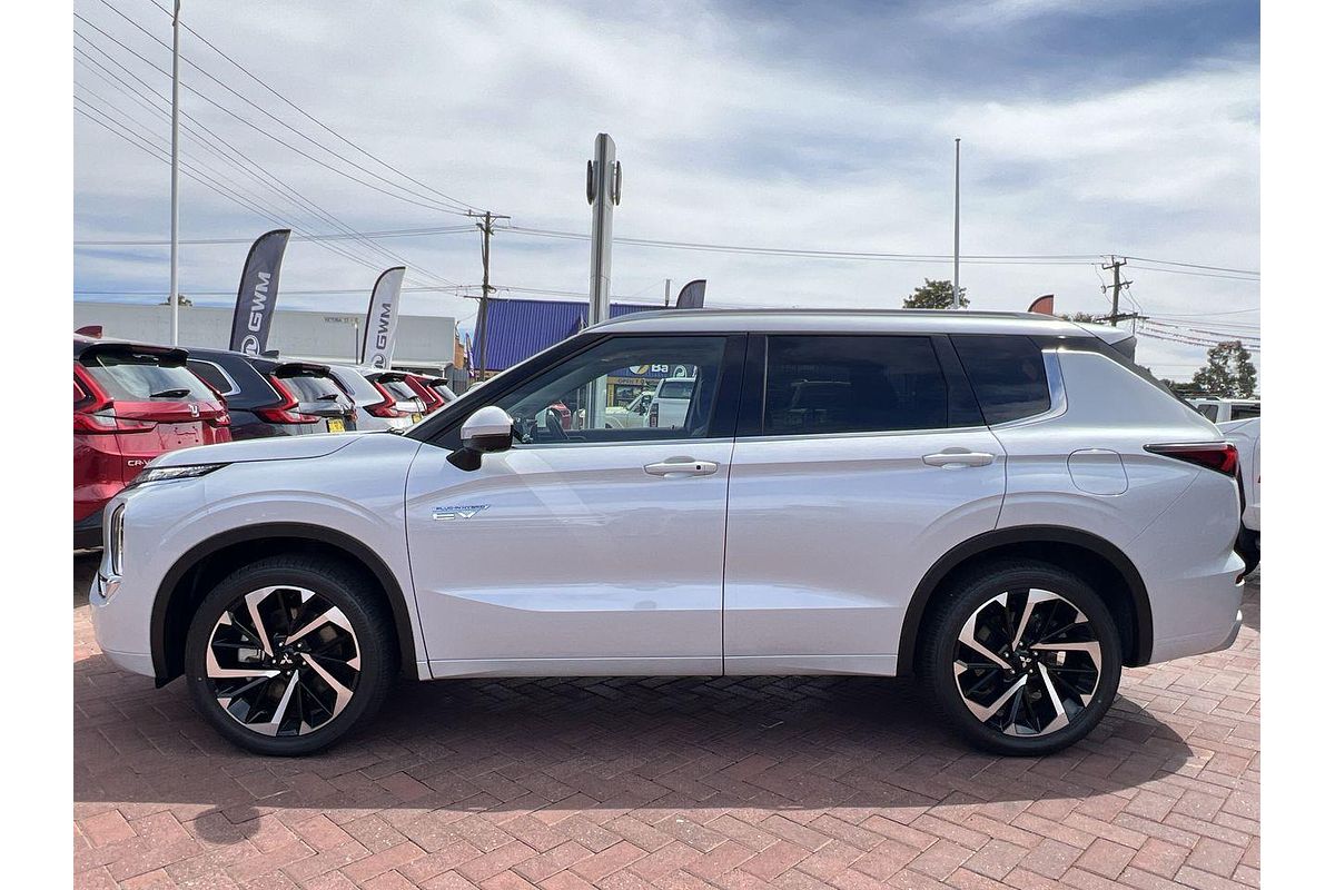 2024 Mitsubishi Outlander PHEV Exceed ZM