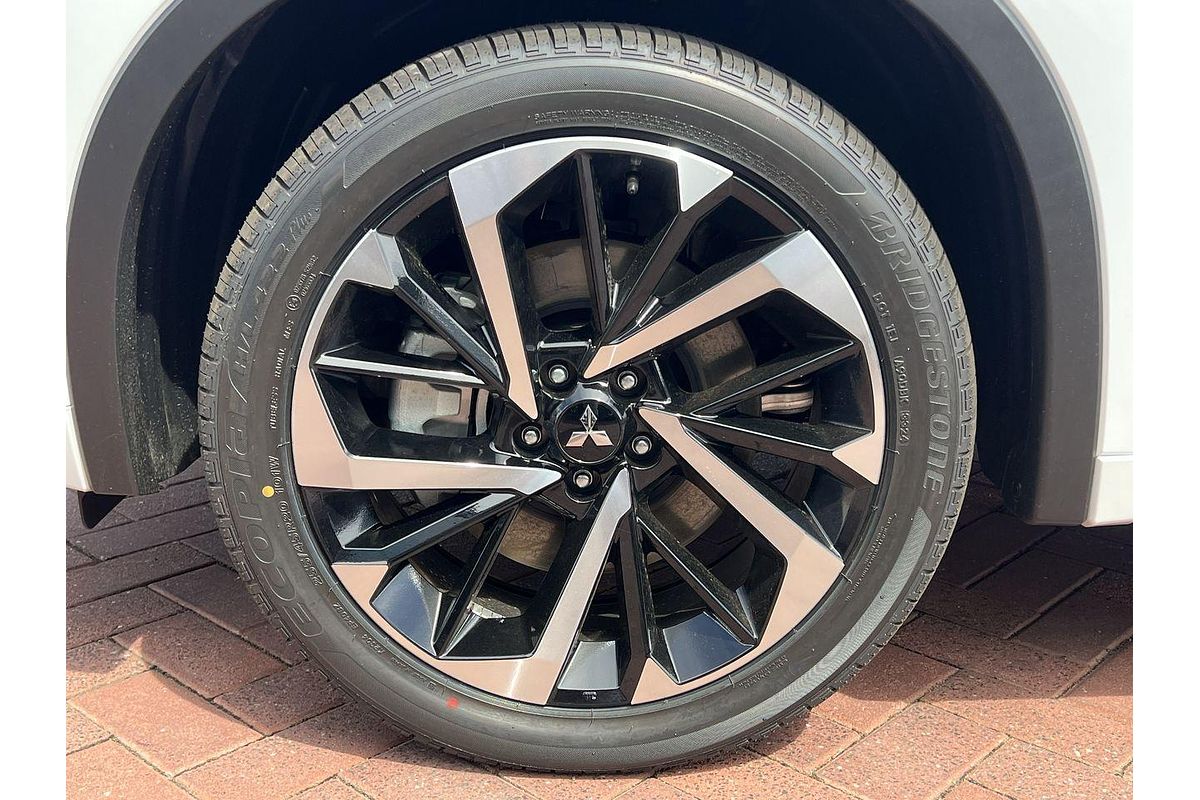 2024 Mitsubishi Outlander PHEV Exceed ZM