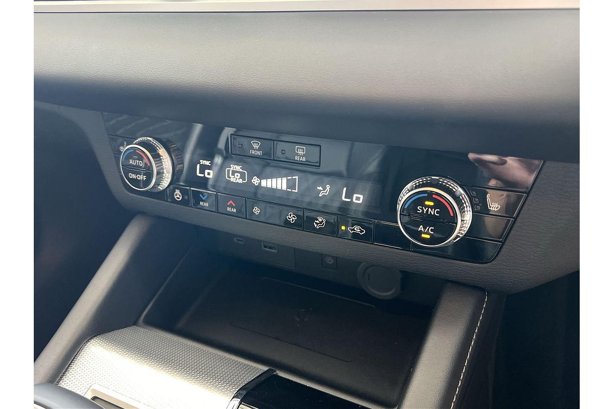 2024 Mitsubishi Outlander PHEV Exceed ZM