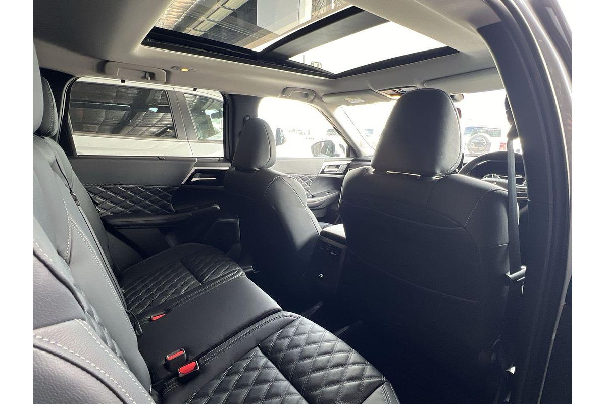 2024 Mitsubishi Outlander PHEV Exceed ZM