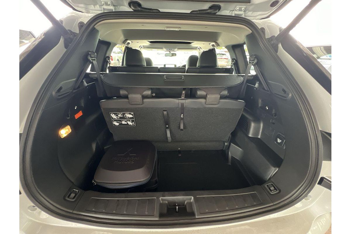 2024 Mitsubishi Outlander PHEV Exceed ZM