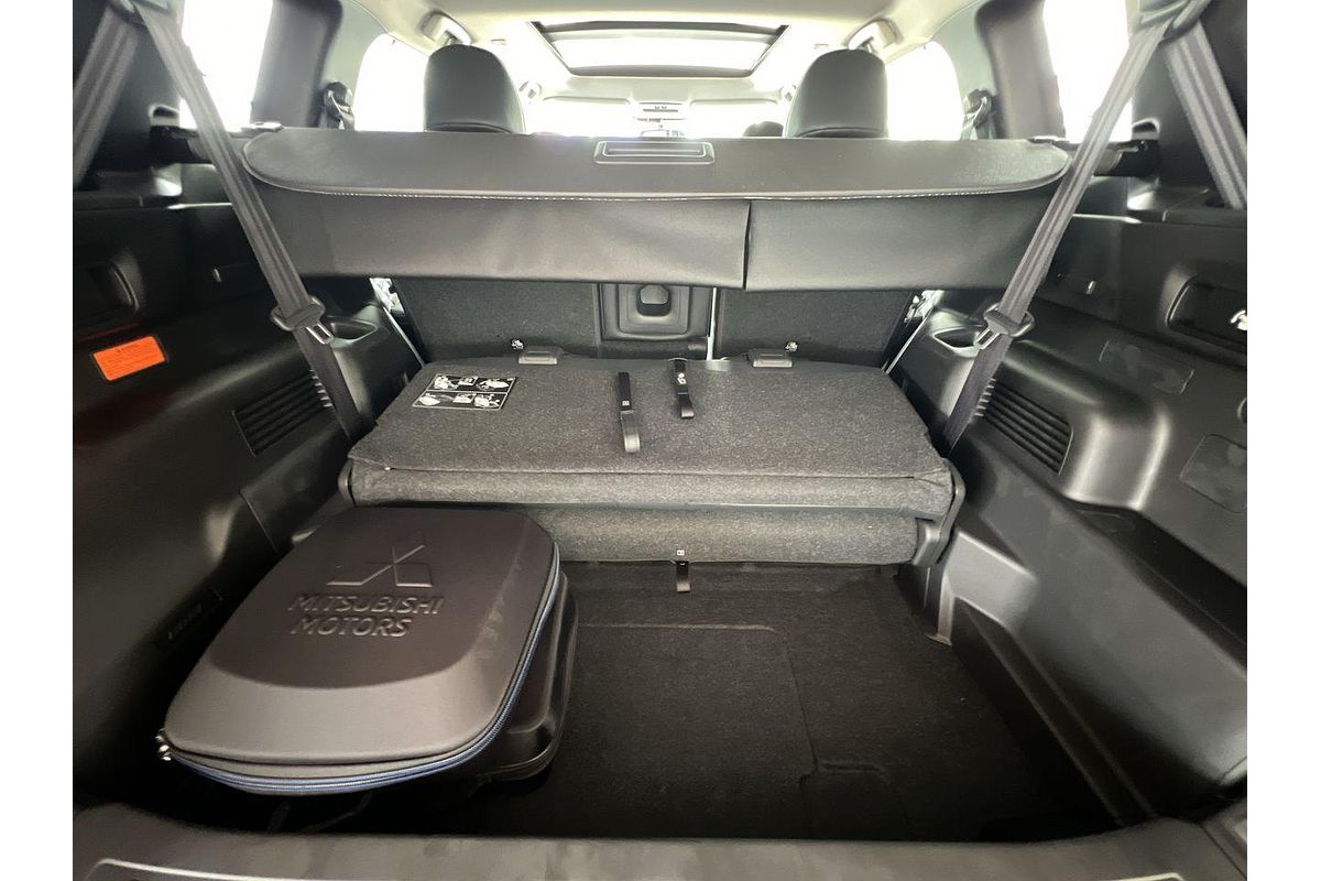 2024 Mitsubishi Outlander PHEV Exceed ZM