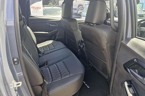2024 Isuzu D-MAX BLADE 4X4