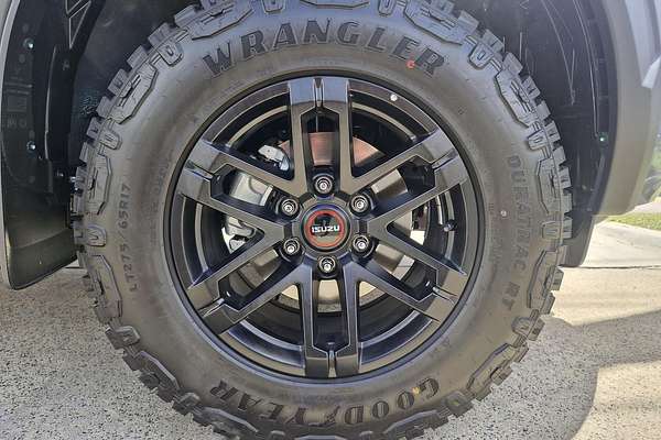 2024 Isuzu D-MAX BLADE 4X4