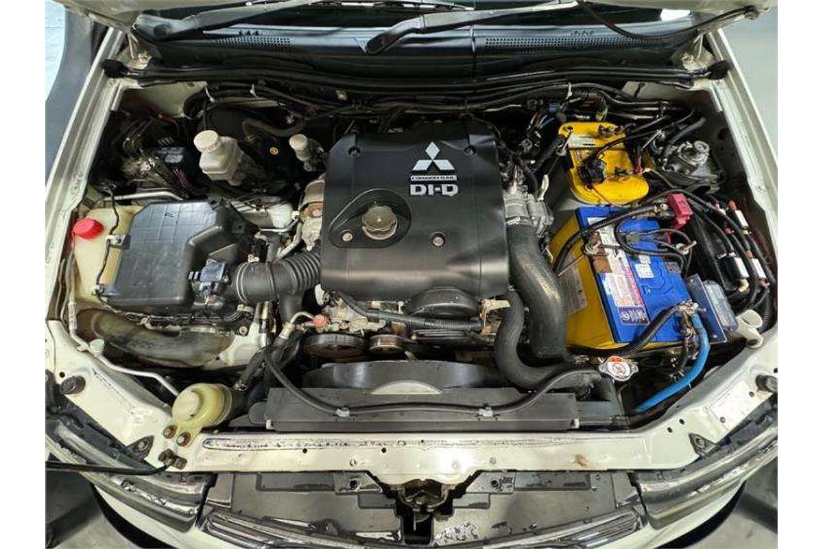 2015 Mitsubishi Triton GLX MN 4X4