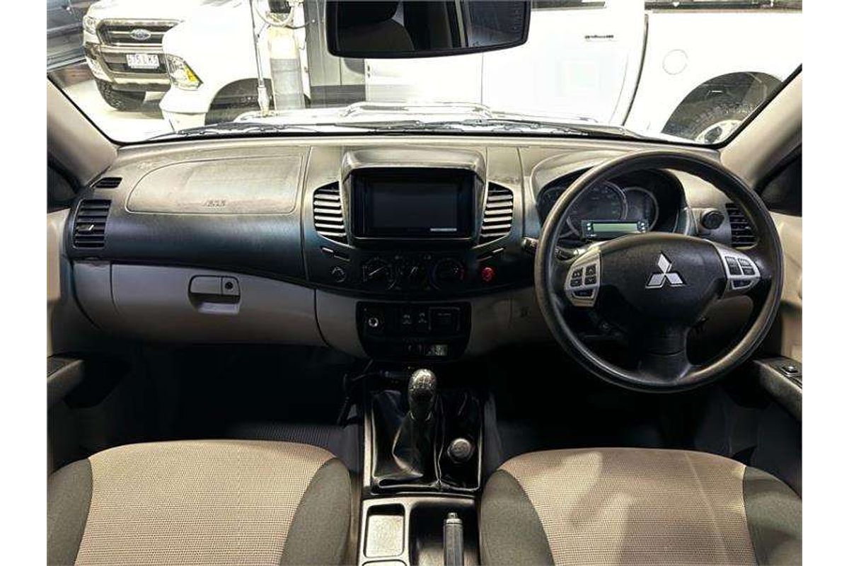 2015 Mitsubishi Triton GLX MN 4X4