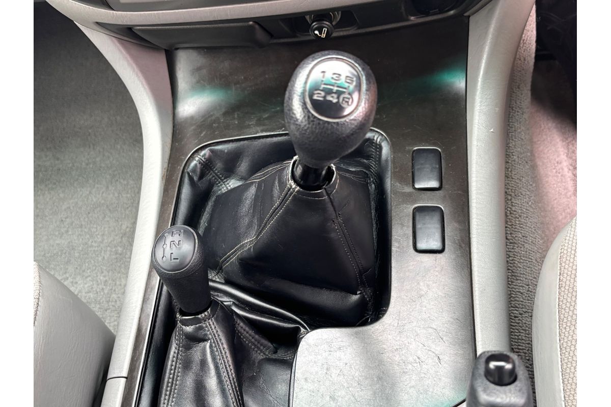 2003 Toyota Landcruiser GXL HZJ105R