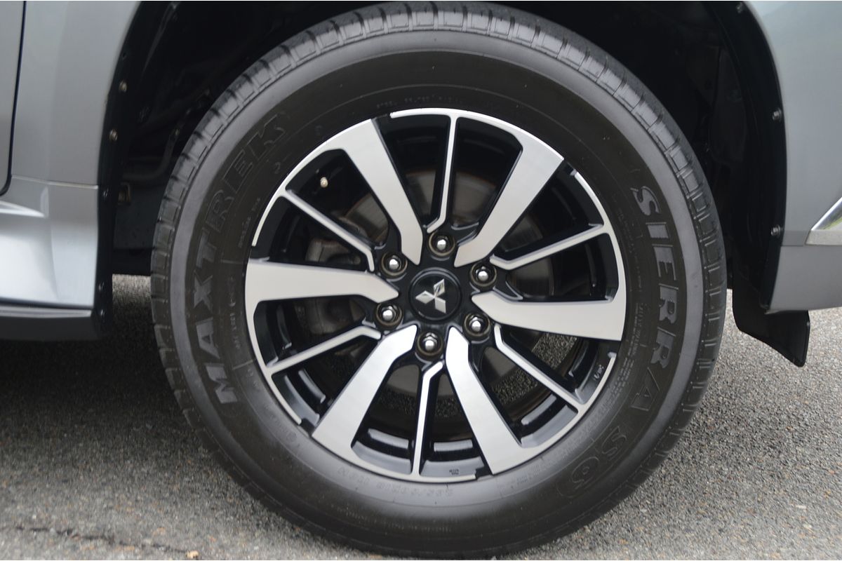 2016 Mitsubishi Pajero Sport GLX QE