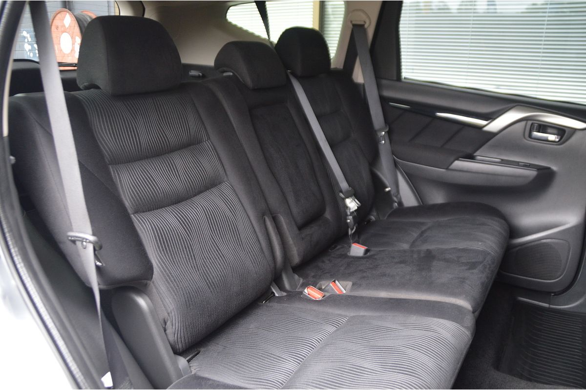 2016 Mitsubishi Pajero Sport GLX QE