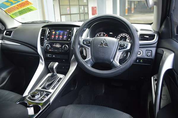 2016 Mitsubishi Pajero Sport GLX QE