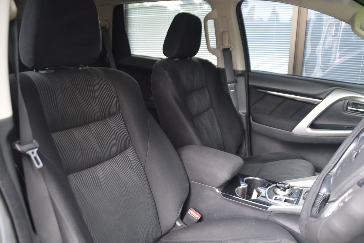 2016 Mitsubishi Pajero Sport GLX QE