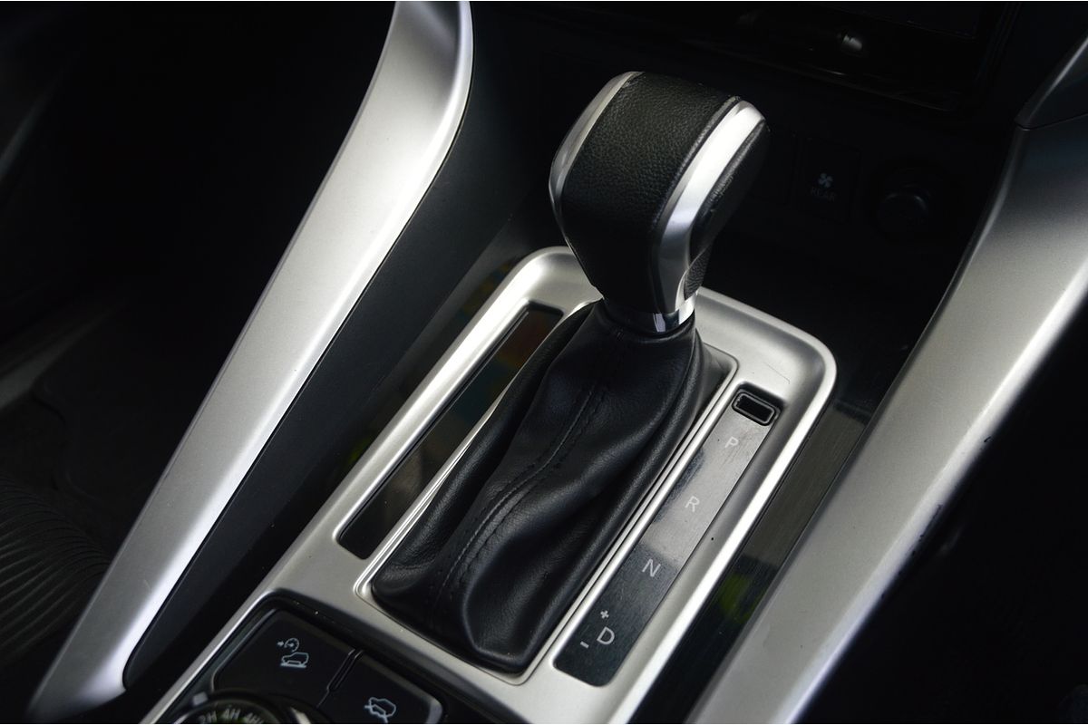 2016 Mitsubishi Pajero Sport GLX QE