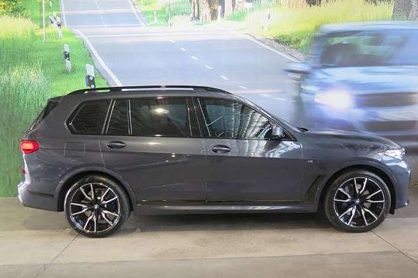 2021 BMW X7 DARK SHADOW EDITION G07