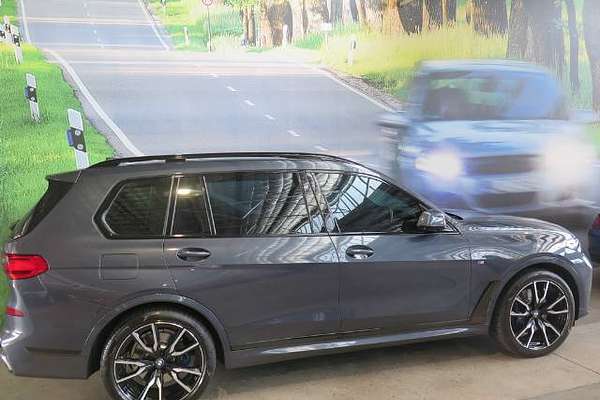 2021 BMW X7 DARK SHADOW EDITION G07
