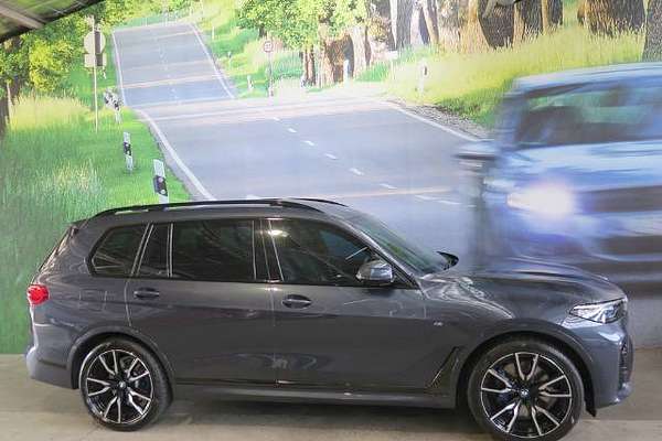 2021 BMW X7 DARK SHADOW EDITION G07