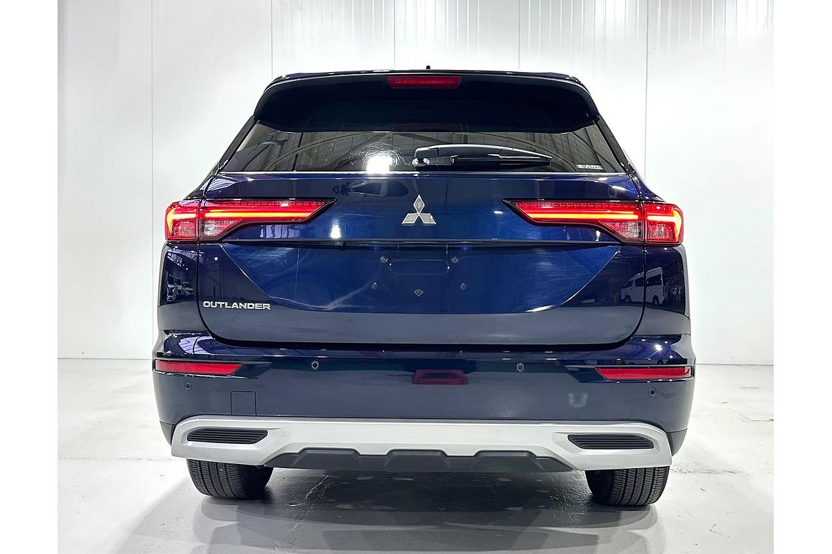 2023 Mitsubishi Outlander ES ZM