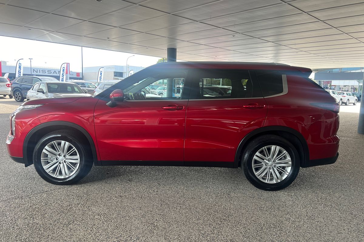 2023 Mitsubishi Outlander LS ZM