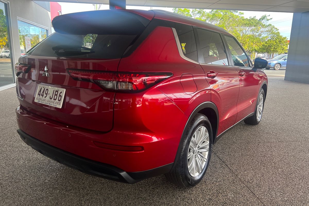 2023 Mitsubishi Outlander LS ZM