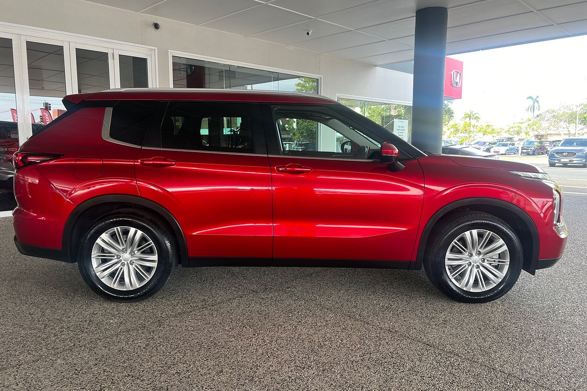 2023 Mitsubishi Outlander LS ZM
