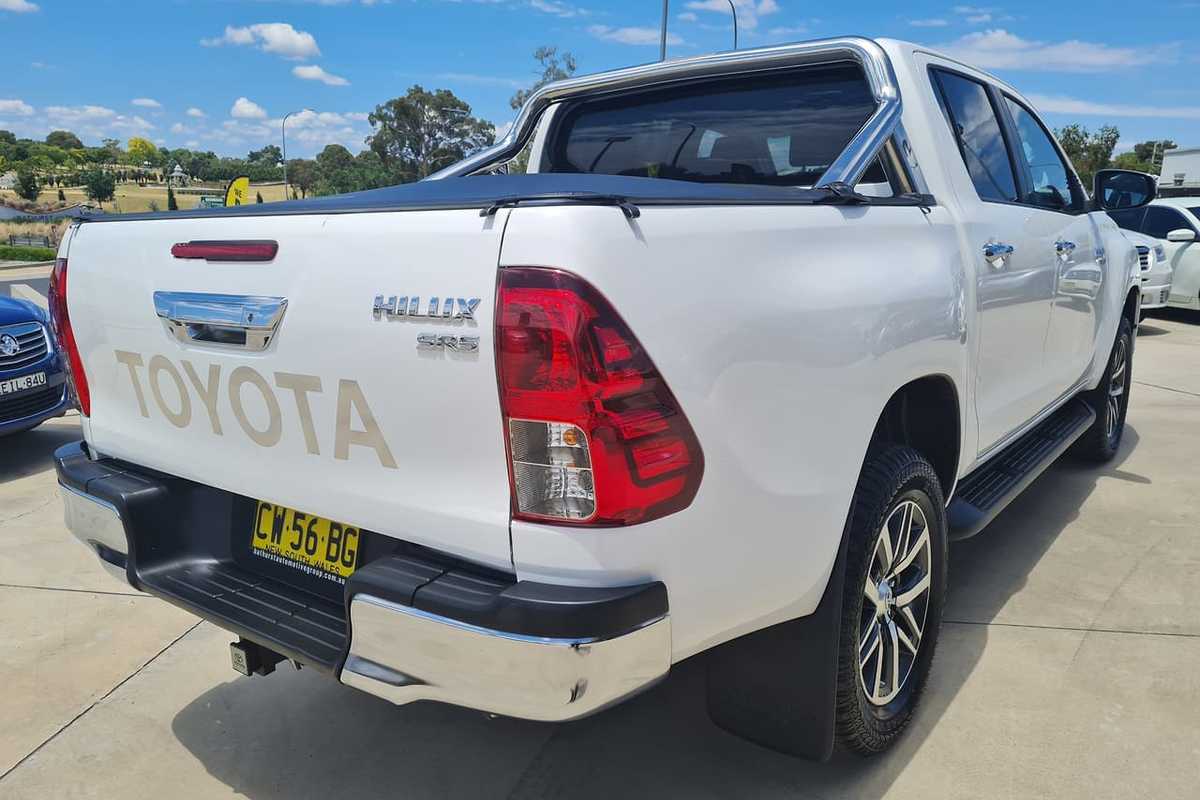 2017 Toyota HILUX SR5 GUN126R