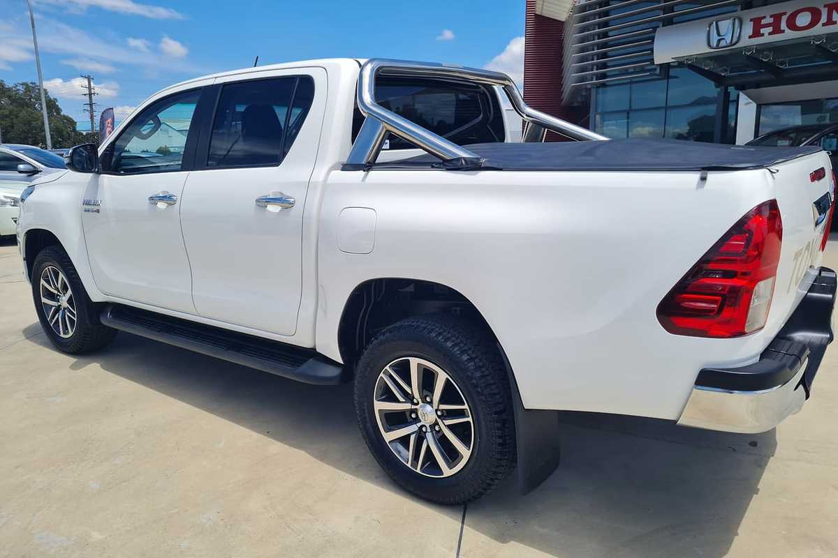 2017 Toyota HILUX SR5 GUN126R