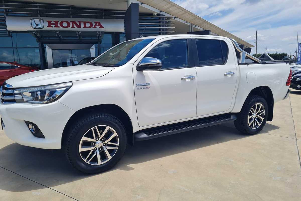 2017 Toyota HILUX SR5 GUN126R