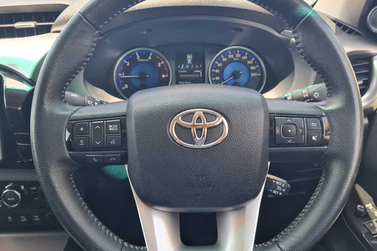 2017 Toyota HILUX SR5 GUN126R