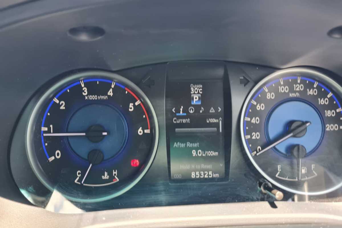 2017 Toyota HILUX SR5 GUN126R
