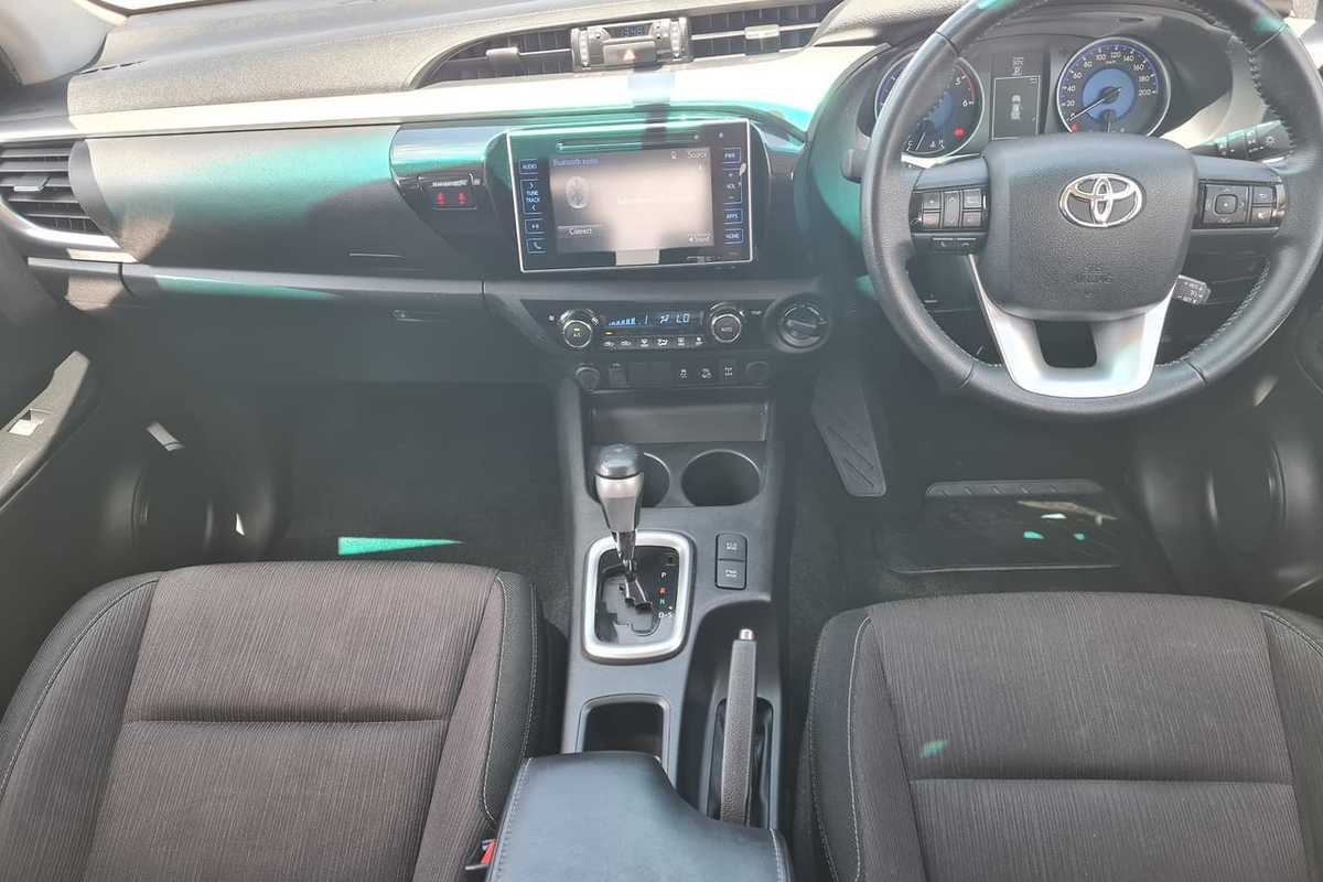 2017 Toyota HILUX SR5 GUN126R