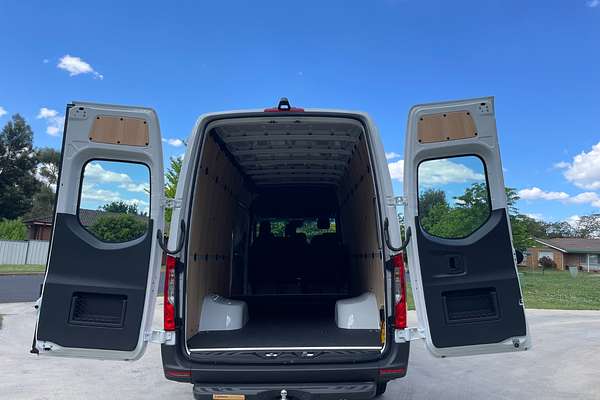 2024 Mercedes Benz Sprinter 517CDI VS30