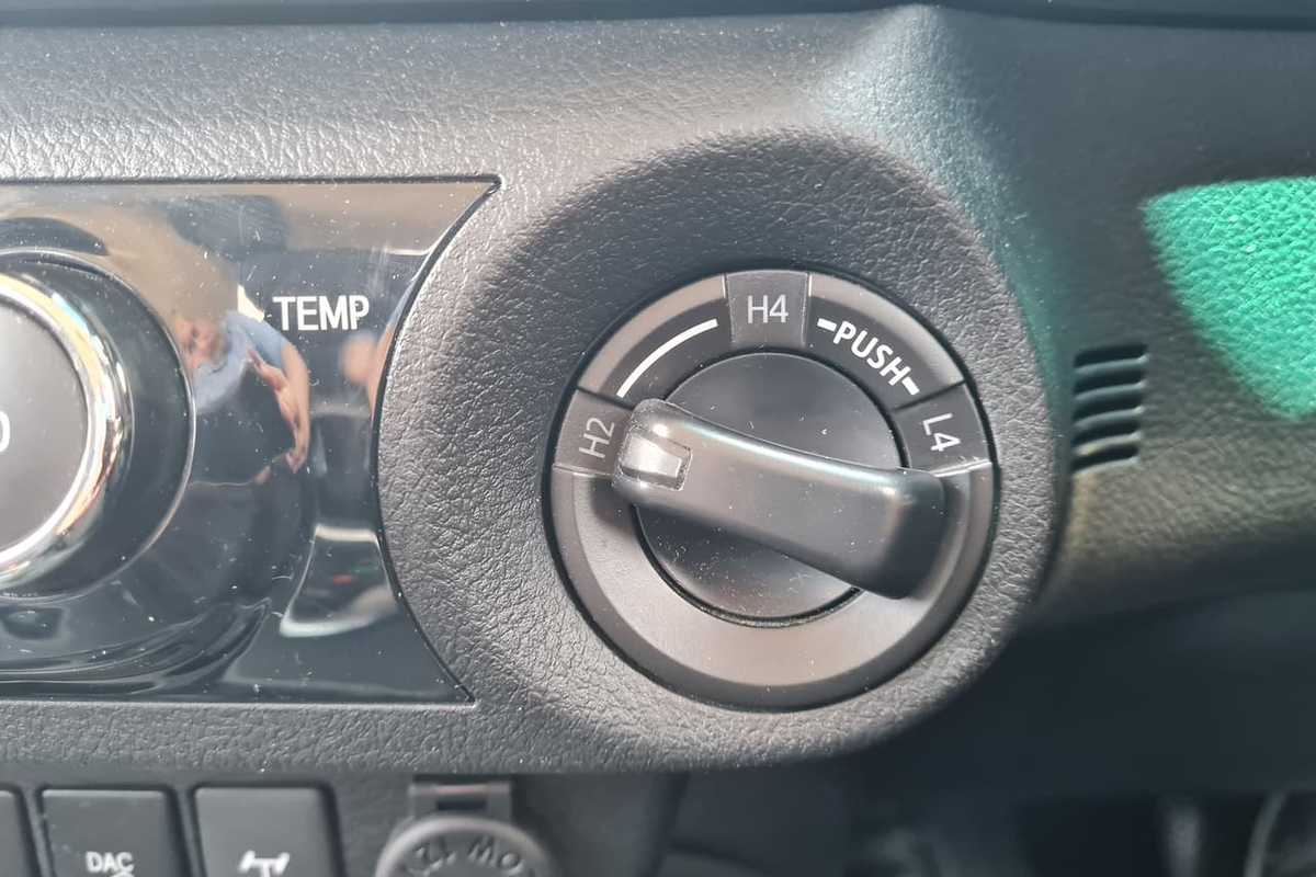 2017 Toyota HILUX SR5 GUN126R