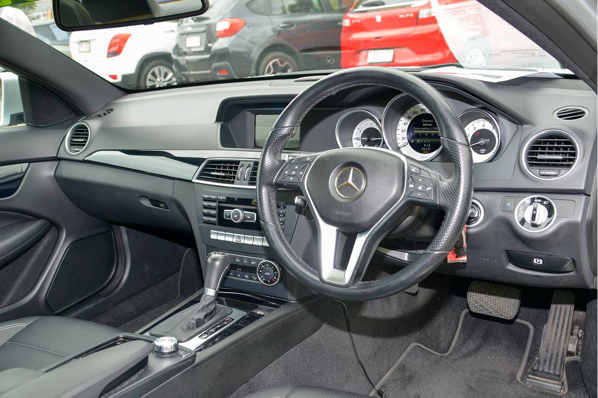 2013 Mercedes Benz C-Class C180 C204