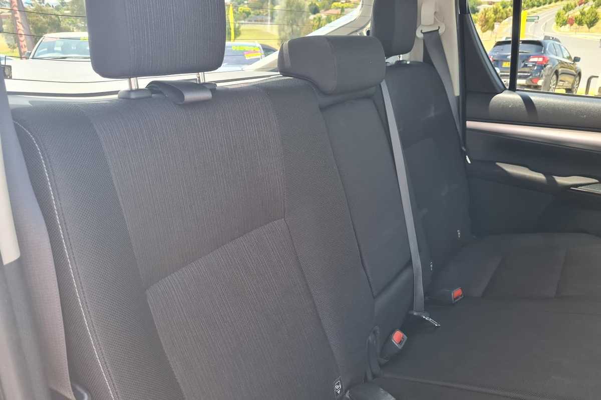 2017 Toyota HILUX SR5 GUN126R