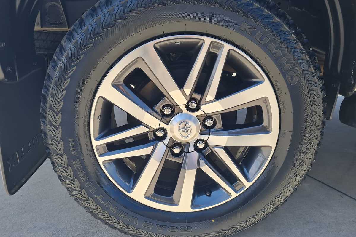 2017 Toyota HILUX SR5 GUN126R