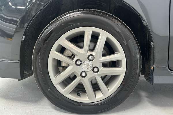 2013 Toyota Corolla Fielder Hybrid WxB NKE165