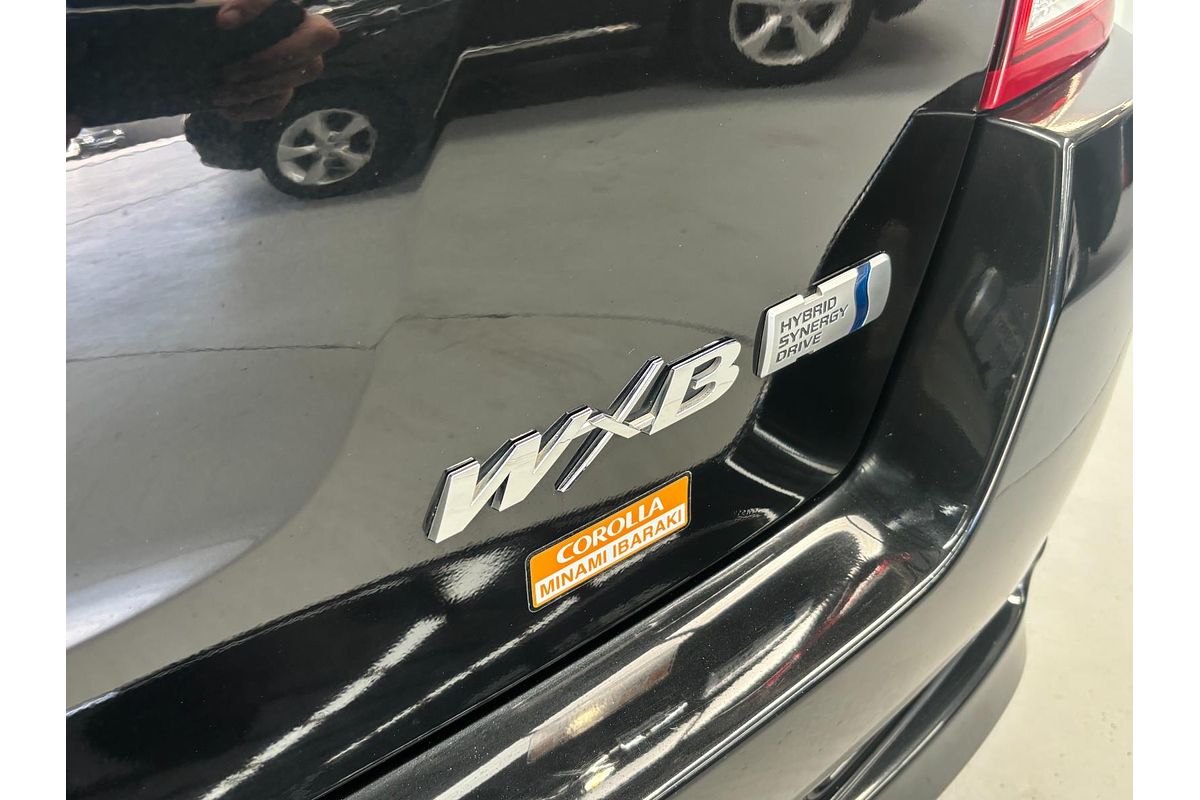 2013 Toyota Corolla Fielder Hybrid WxB NKE165