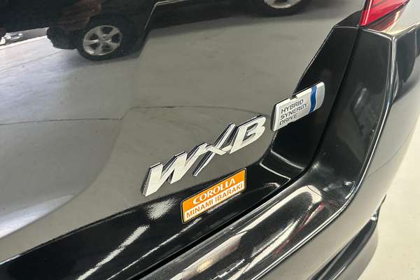 2013 Toyota Corolla Fielder Hybrid WxB NKE165